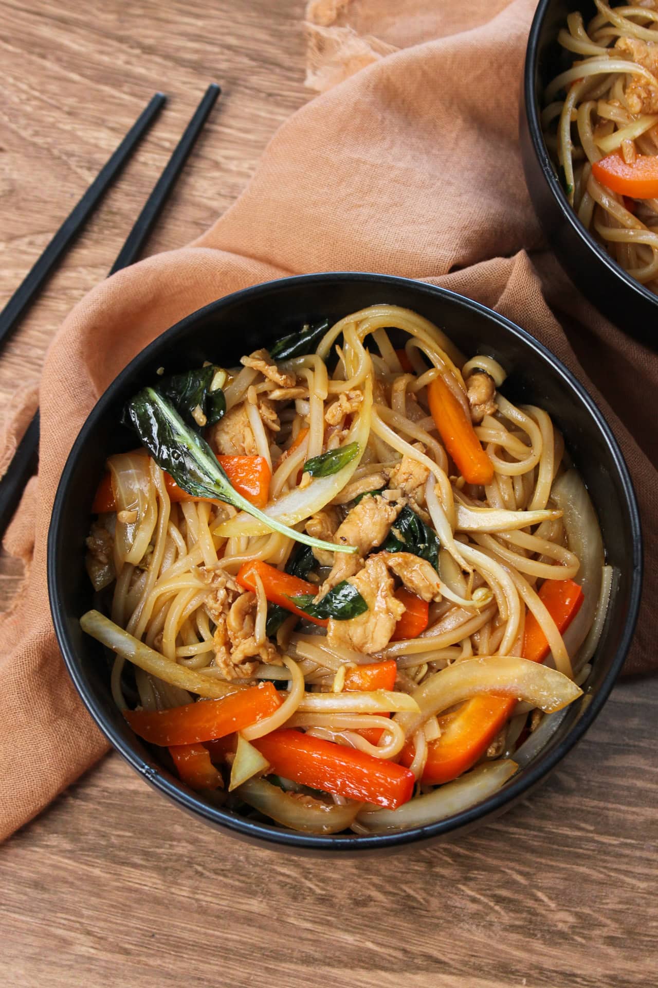 Drunken noodles with chicken.