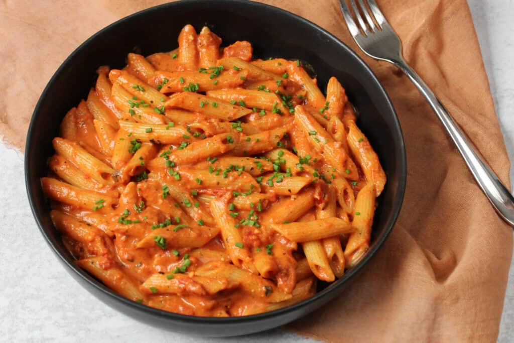 A bowl of creamy gochujang pasta.